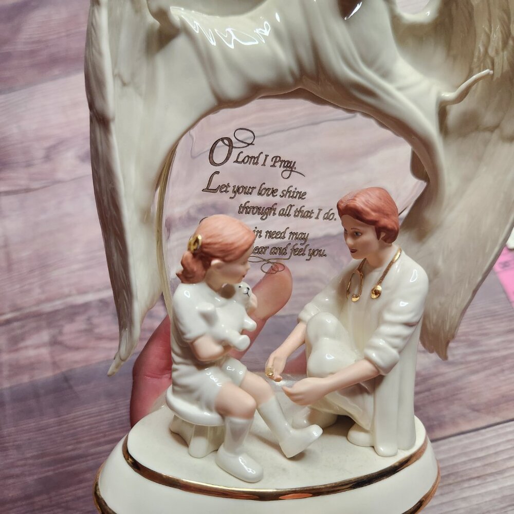 The Bradford Exchange Heavens Gentle Touch "Angel Of Love" RN Nurse Figurine - Picture 8 of 9